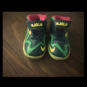 Nike Lebrons toddler / infant  size 5